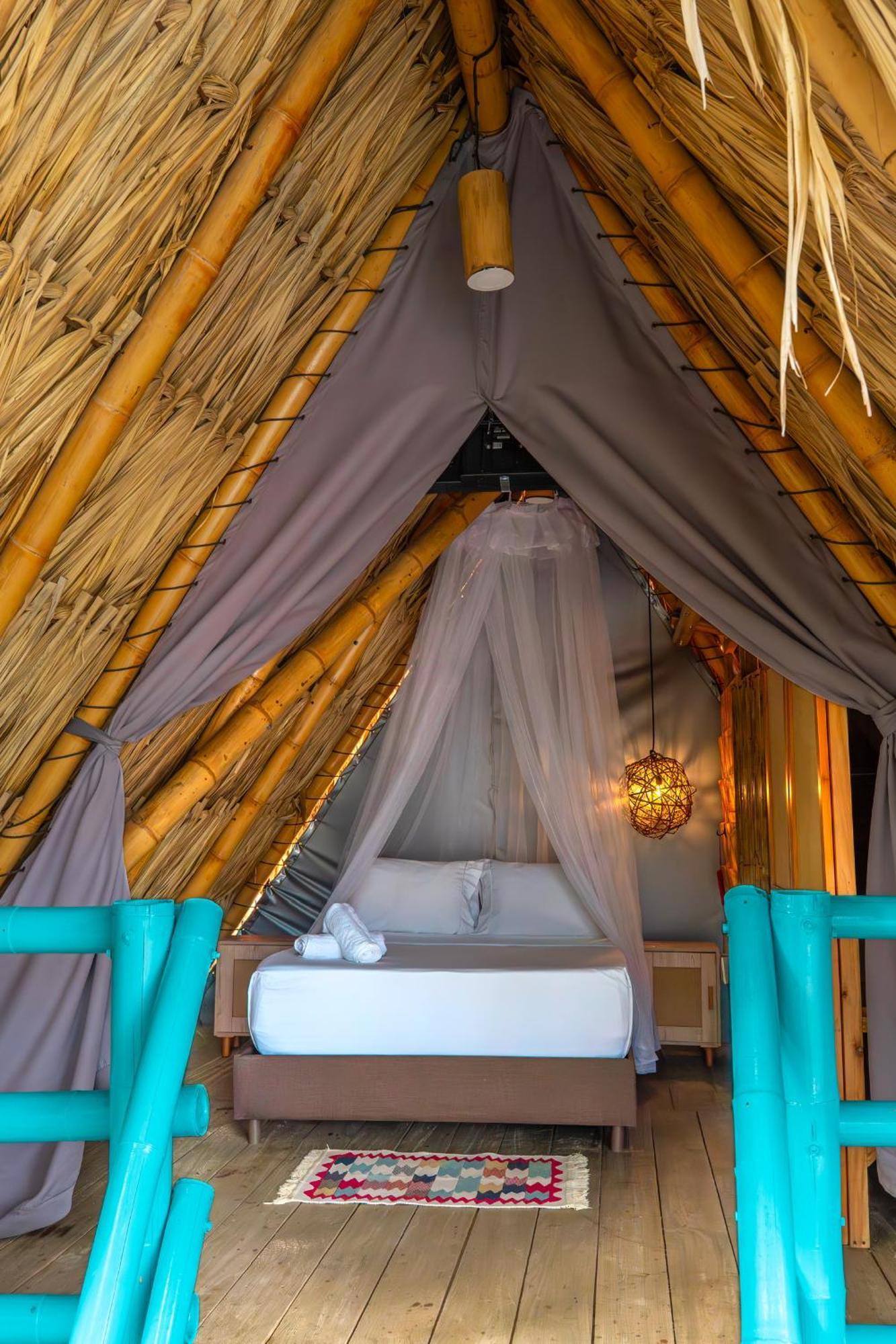 Traveler Hostel Сан-Хиль Экстерьер фото
