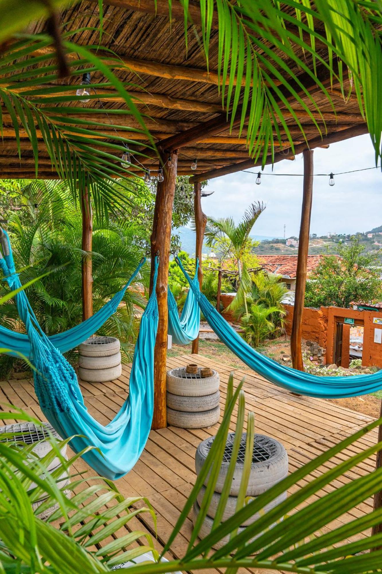 Traveler Hostel Сан-Хиль Экстерьер фото