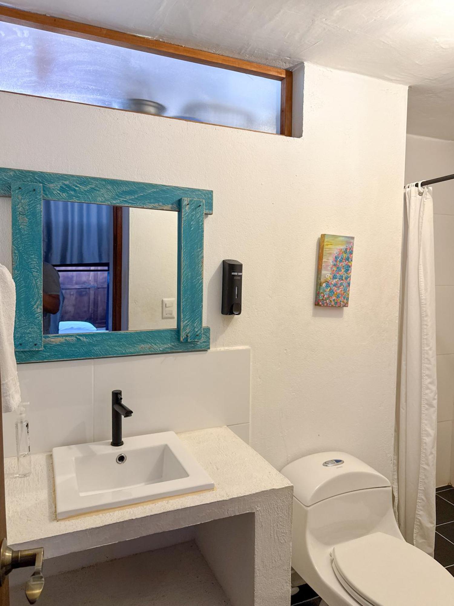 Traveler Hostel Сан-Хиль Экстерьер фото